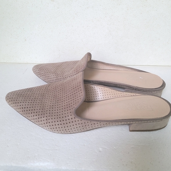 Franco Sarto Sabella Beige Suede Mules Pointed Toe Slip On Perforated Size 10 - Picture 2 of 7